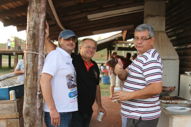 Totó e Ojeda reúnem amigos e parceiros em festa pós-Brasileiro de Motocross