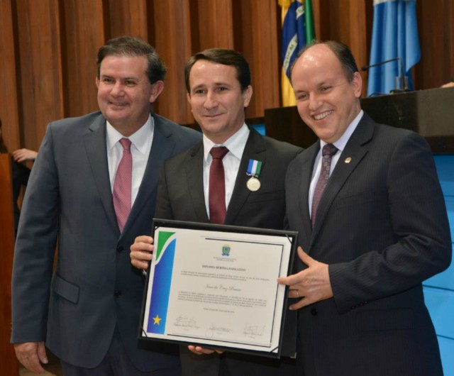 Nivaldo Bueno Franco da Rocha é homenageado por Eduardo Rocha na Assembleia Legislativa Nivaldo Bueno Franco da Rocha é homenageado por Eduardo Rocha na Assembleia Legislativa
