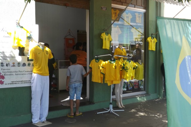 A 12 dias da Copa, Três Lagoas já se veste de verde e amarelo