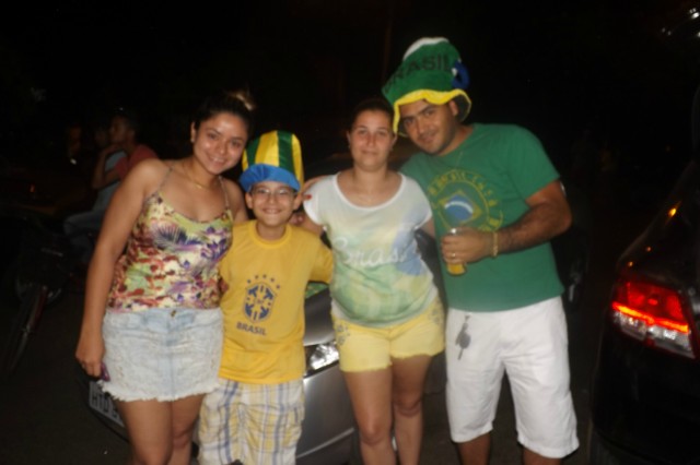 Líder no grupo, Brasil vence Camarões e anima torcida três-lagoense