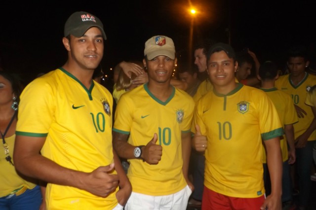 Líder no grupo, Brasil vence Camarões e anima torcida três-lagoense