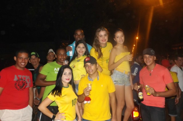 Líder no grupo, Brasil vence Camarões e anima torcida três-lagoense