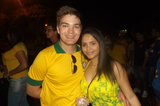 Líder no grupo, Brasil vence Camarões e anima torcida três-lagoense