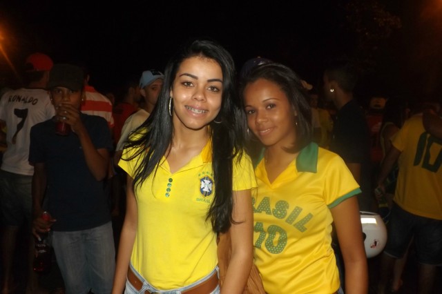 Líder no grupo, Brasil vence Camarões e anima torcida três-lagoense
