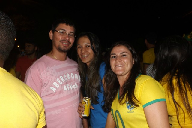 Líder no grupo, Brasil vence Camarões e anima torcida três-lagoense
