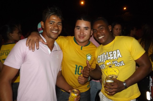 Líder no grupo, Brasil vence Camarões e anima torcida três-lagoense