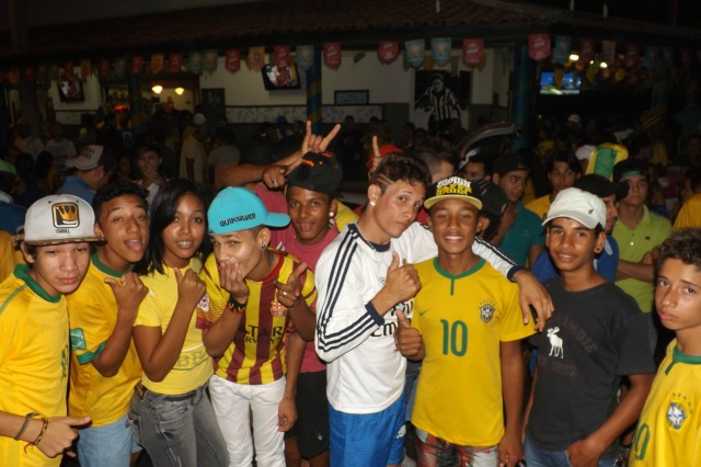 Líder no grupo, Brasil vence Camarões e anima torcida três-lagoense