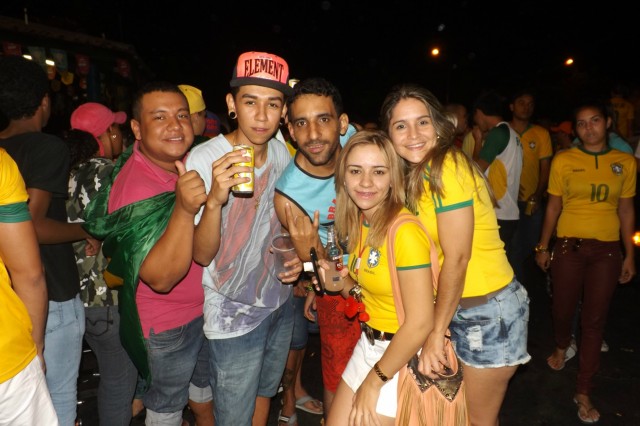 Líder no grupo, Brasil vence Camarões e anima torcida três-lagoense