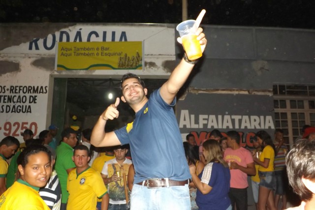Líder no grupo, Brasil vence Camarões e anima torcida três-lagoense