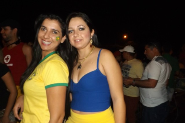 Líder no grupo, Brasil vence Camarões e anima torcida três-lagoense