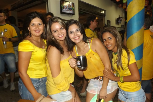 Líder no grupo, Brasil vence Camarões e anima torcida três-lagoense