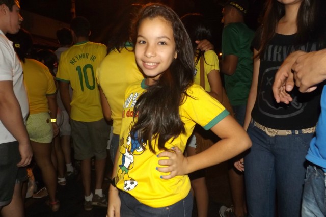 Líder no grupo, Brasil vence Camarões e anima torcida três-lagoense