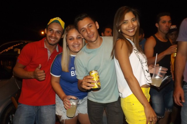 Líder no grupo, Brasil vence Camarões e anima torcida três-lagoense