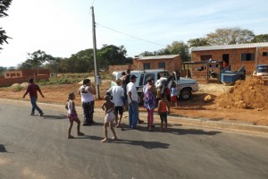 Demolição: famílias perdem casa em reintegração de posse