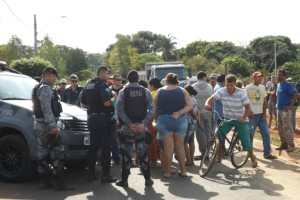 Demolição: famílias perdem casa em reintegração de posse