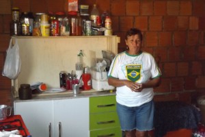 Demolição: famílias perdem casa em reintegração de posse