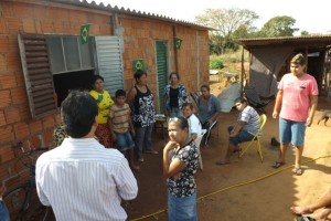 Demolição: famílias perdem casa em reintegração de posse