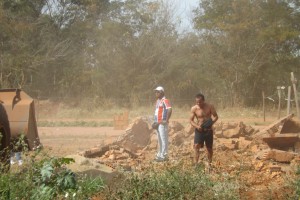 Demolição: famílias perdem casa em reintegração de posse