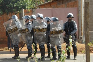 Demolição: famílias perdem casa em reintegração de posse