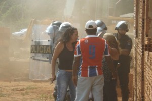 Demolição: famílias perdem casa em reintegração de posse