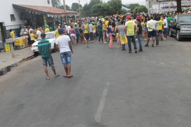 Na sorte, Brasil passa para as quartas de finais