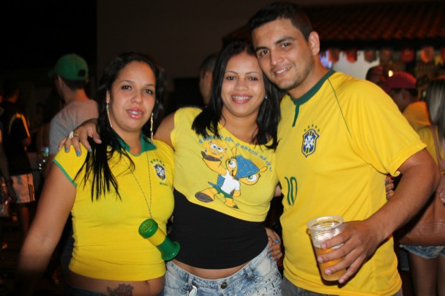 Brasil passa pela Colômbia e garante vaga na semifinal