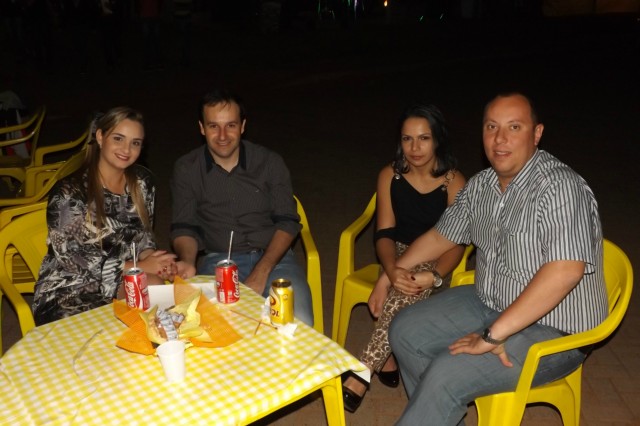 Indústria reúne colaboradores para festança com direito a dança e comidas típicas Indústria reúne colaboradores para festança com direito a dança e comidas típicas