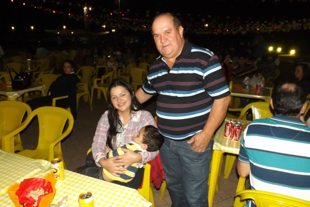 Indústria reúne colaboradores para festança com direito a dança e comidas típicas Indústria reúne colaboradores para festança com direito a dança e comidas típicas