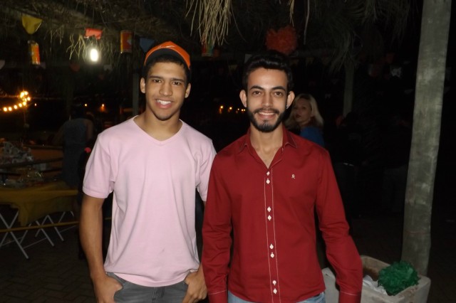 Indústria reúne colaboradores para festança com direito a dança e comidas típicas Indústria reúne colaboradores para festança com direito a dança e comidas típicas