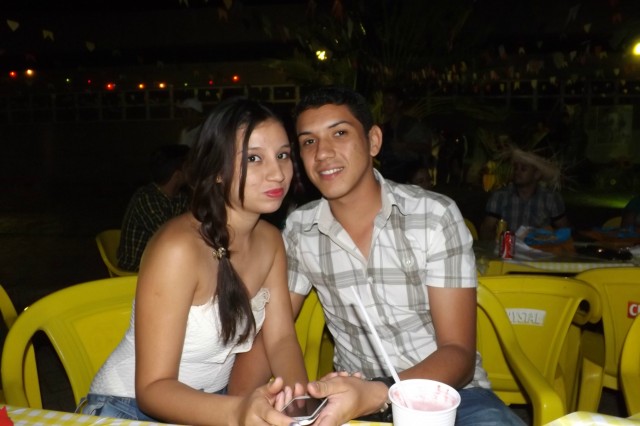 Indústria reúne colaboradores para festança com direito a dança e comidas típicas Indústria reúne colaboradores para festança com direito a dança e comidas típicas