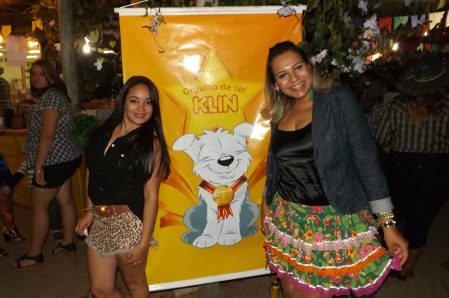 Indústria reúne colaboradores para festança com direito a dança e comidas típicas Indústria reúne colaboradores para festança com direito a dança e comidas típicas