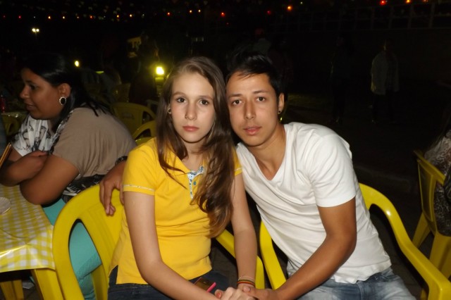 Indústria reúne colaboradores para festança com direito a dança e comidas típicas Indústria reúne colaboradores para festança com direito a dança e comidas típicas