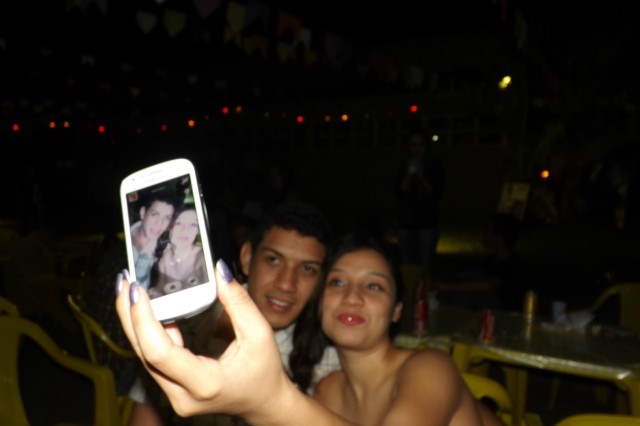 Indústria reúne colaboradores para festança com direito a dança e comidas típicas Indústria reúne colaboradores para festança com direito a dança e comidas típicas