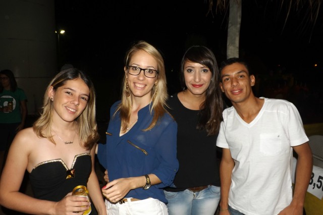 Indústria reúne colaboradores para festança com direito a dança e comidas típicas Indústria reúne colaboradores para festança com direito a dança e comidas típicas