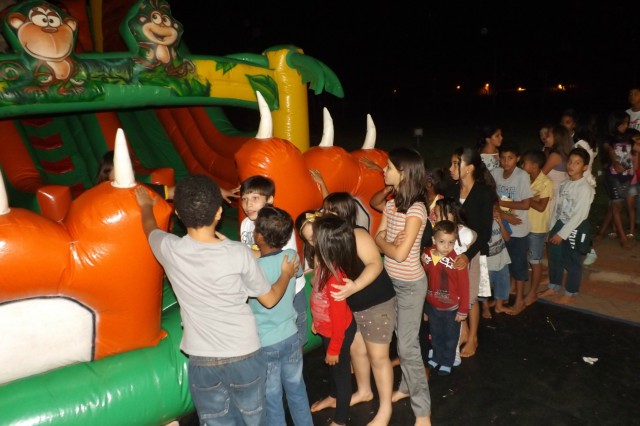 Indústria reúne colaboradores para festança com direito a dança e comidas típicas Indústria reúne colaboradores para festança com direito a dança e comidas típicas