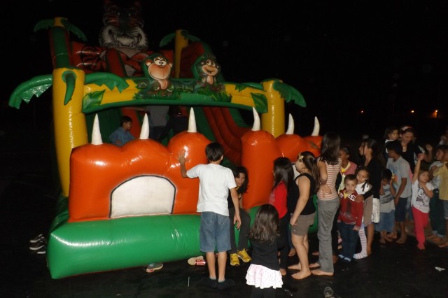 Indústria reúne colaboradores para festança com direito a dança e comidas típicas Indústria reúne colaboradores para festança com direito a dança e comidas típicas