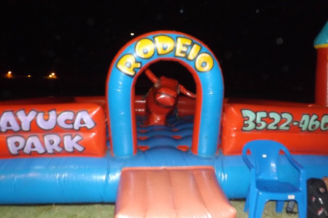 Indústria reúne colaboradores para festança com direito a dança e comidas típicas Indústria reúne colaboradores para festança com direito a dança e comidas típicas