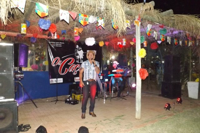 Indústria reúne colaboradores para festança com direito a dança e comidas típicas Indústria reúne colaboradores para festança com direito a dança e comidas típicas