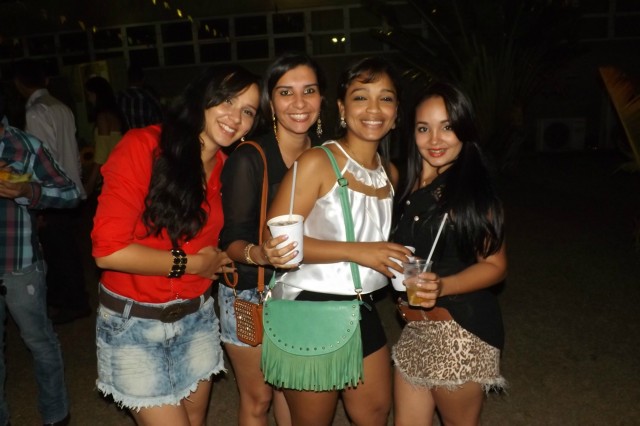 Indústria reúne colaboradores para festança com direito a dança e comidas típicas Indústria reúne colaboradores para festança com direito a dança e comidas típicas