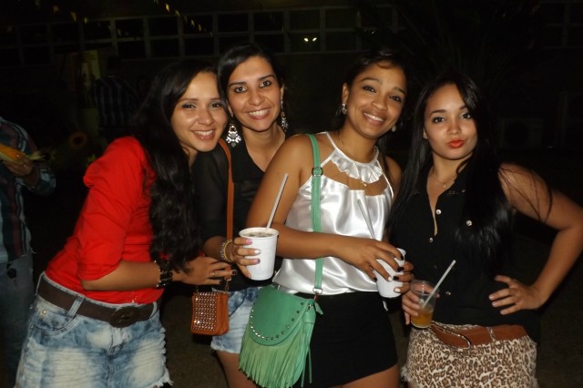 Indústria reúne colaboradores para festança com direito a dança e comidas típicas Indústria reúne colaboradores para festança com direito a dança e comidas típicas