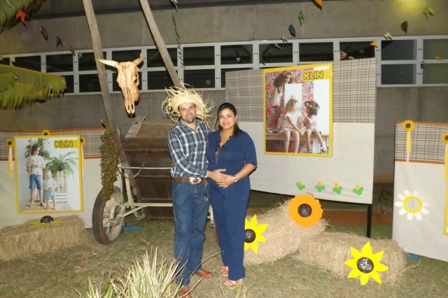 Indústria reúne colaboradores para festança com direito a dança e comidas típicas Indústria reúne colaboradores para festança com direito a dança e comidas típicas