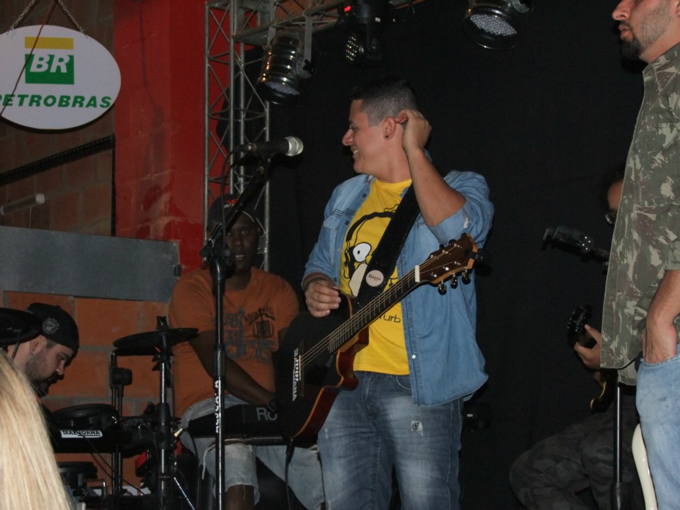 Lançamento do Motoshow aconteceu no desmanche Lançamento do Motoshow aconteceu no desmanche