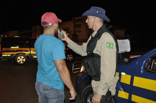 Em dois dias, PRF prende três e autua 21 condutores por embriaguez durante ação na BR-262 em Três Lagoas