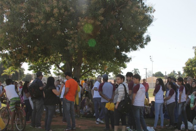 Colégio Exitus realiza “lançamento de foguetes” na Lagoa Maior