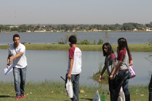 Colégio Exitus realiza “lançamento de foguetes” na Lagoa Maior