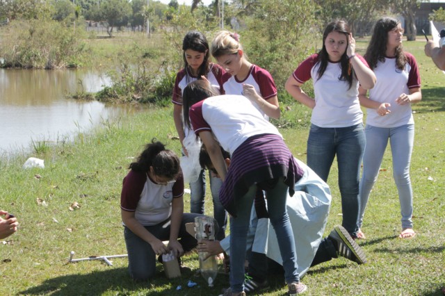 Colégio Exitus realiza “lançamento de foguetes” na Lagoa Maior