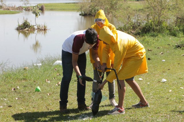 Colégio Exitus realiza “lançamento de foguetes” na Lagoa Maior