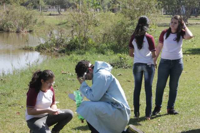 Colégio Exitus realiza “lançamento de foguetes” na Lagoa Maior