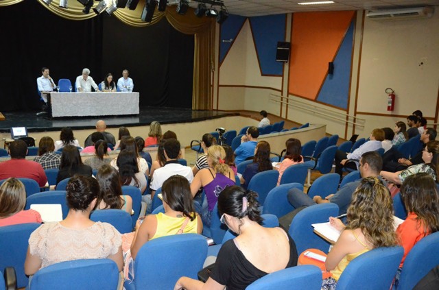 Prefeita prestigia aula inaugural do Curso de Doutorado do Programa de Pós-Graduação em Letras da UFMS