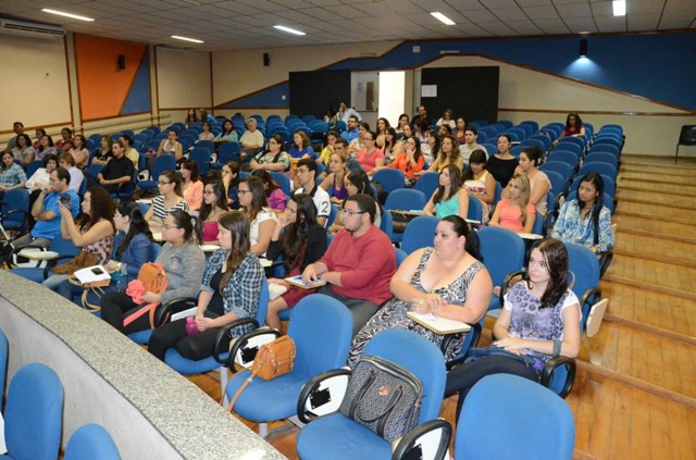 Prefeita prestigia aula inaugural do Curso de Doutorado do Programa de Pós-Graduação em Letras da UFMS